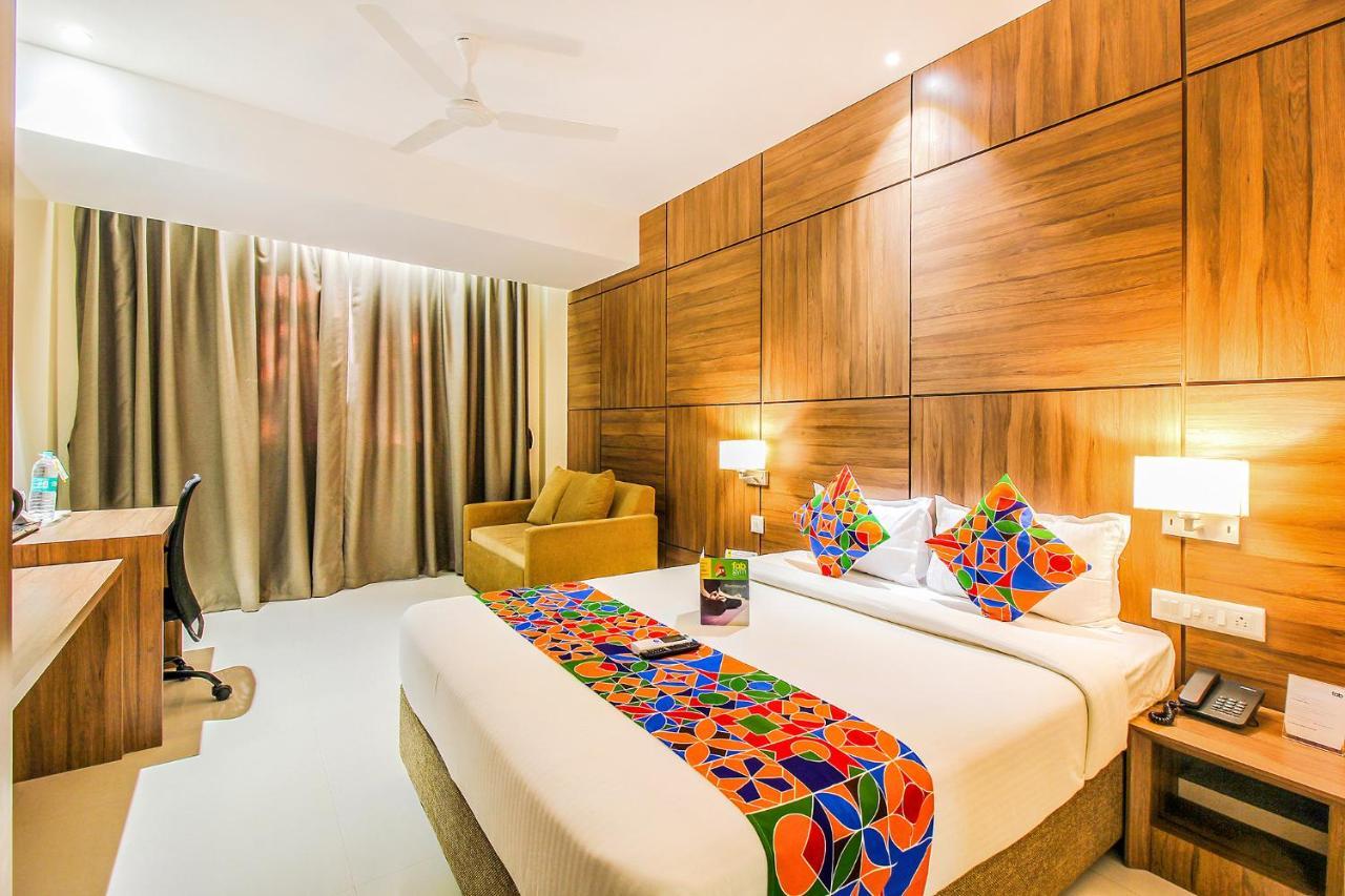 Fabhotel Rk International - Nr International Airport होटल