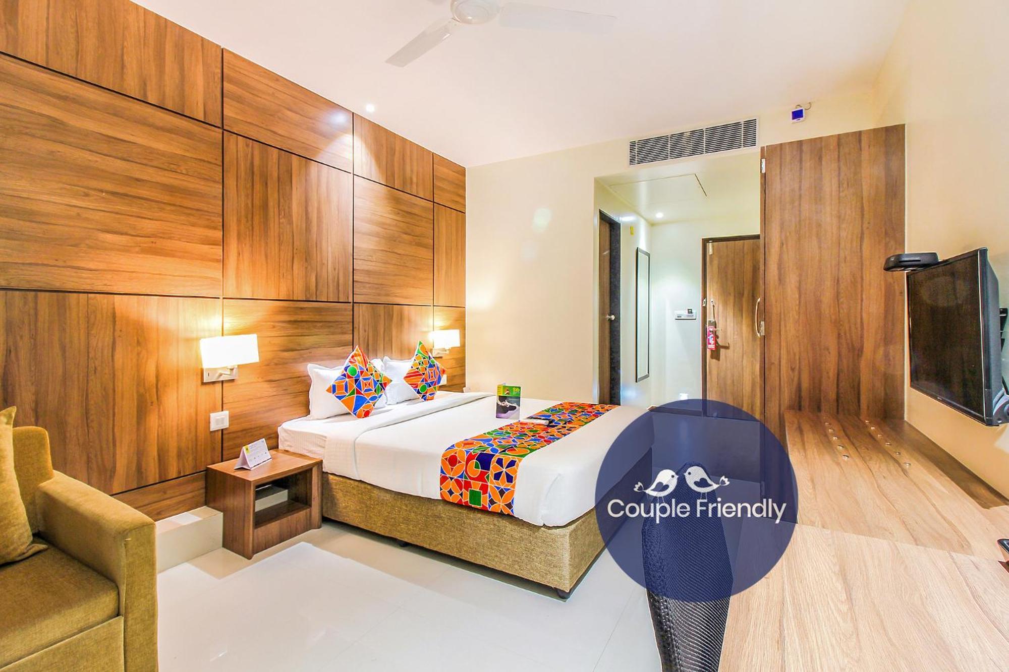 Fabhotel Rk International - Nr International Airport
